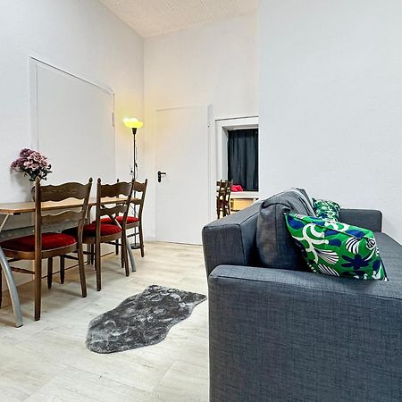 2 Zimmer Apartment Fuer 6 P, 15 Min Zum Flughafen Esslingen am Neckar Exterior photo
